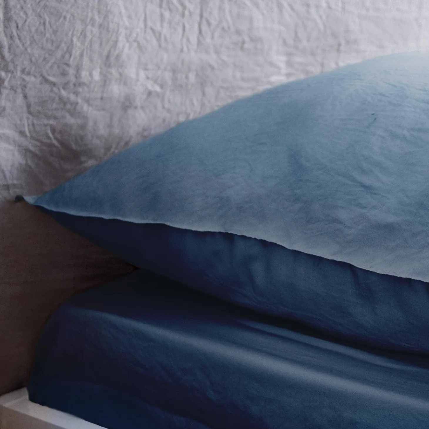 Jogo de cama em microfibra lavada azul meia-noite