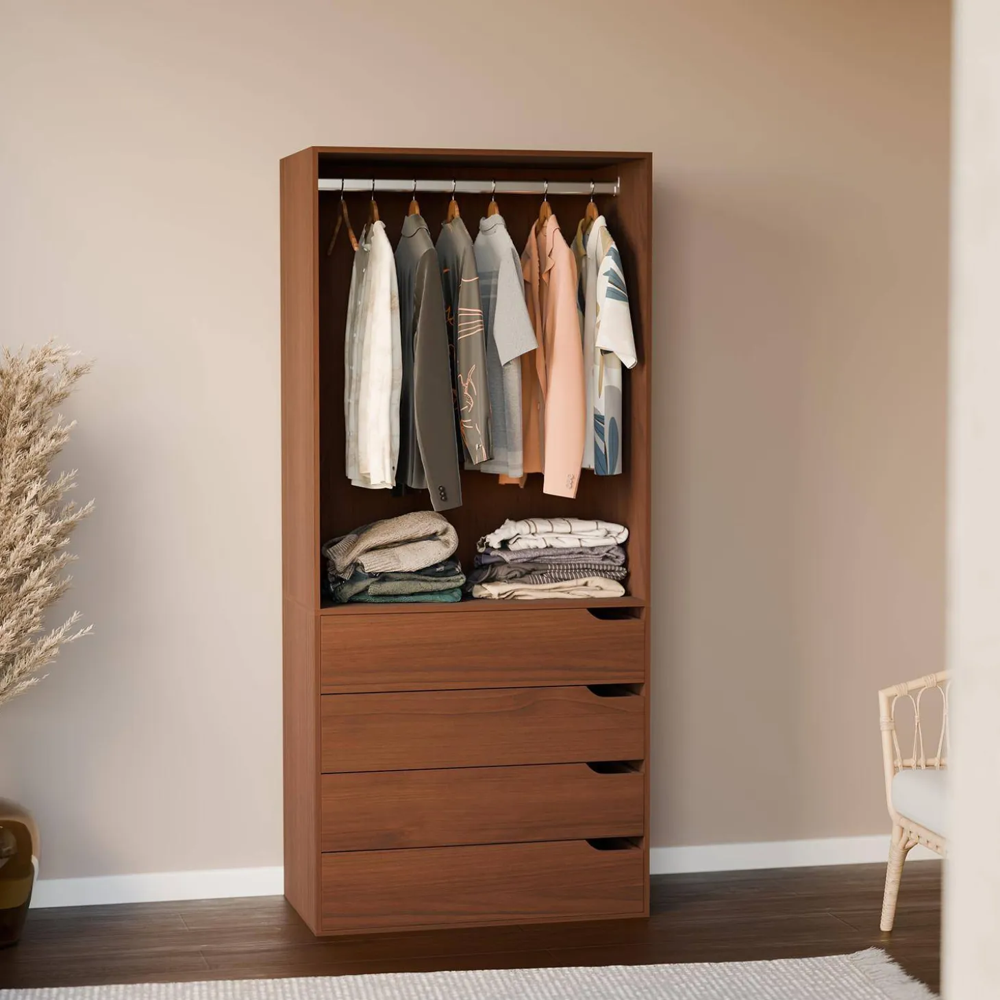 Módulo de guarda-roupa com acabamento em madeira com 4 gavetas e 1 cabideiro
