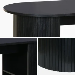 Mesa alta de cozinha decorada em madeira com armazenamento
