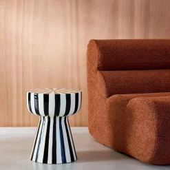 Mesa de apoio em aço esmaltado listras