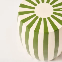 Mesa de apoio em aço esmaltado, listras bicolores