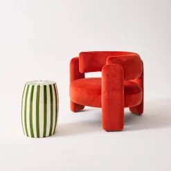 Mesa de apoio em aço esmaltado, listras bicolores