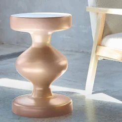 Mesa de apoio o mesa de cabeceira em metal
