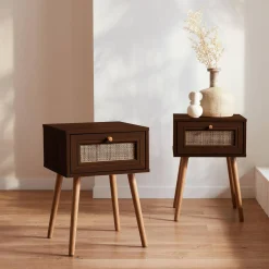 Mesa de cabeceira com efeito de madeira e cana, set de 2