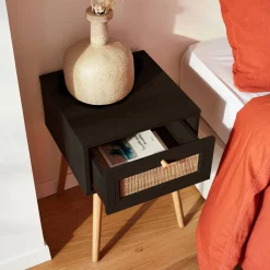 Mesa de cabeceira com efeito madeira e cana, 1 gaveta