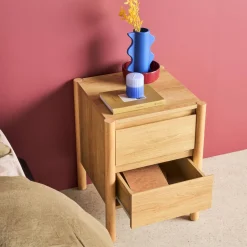Mesa de cabeceira com 2 gavetas