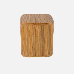 Mesa de cabeceira com nicho, em rotim natural