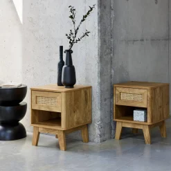 Mesa de cabeceira em madeira e efeito cana com gaveta e nicho, set de 2