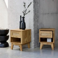 Mesa de cabeceira em madeira e efeito cana com gaveta e nicho, set de 2