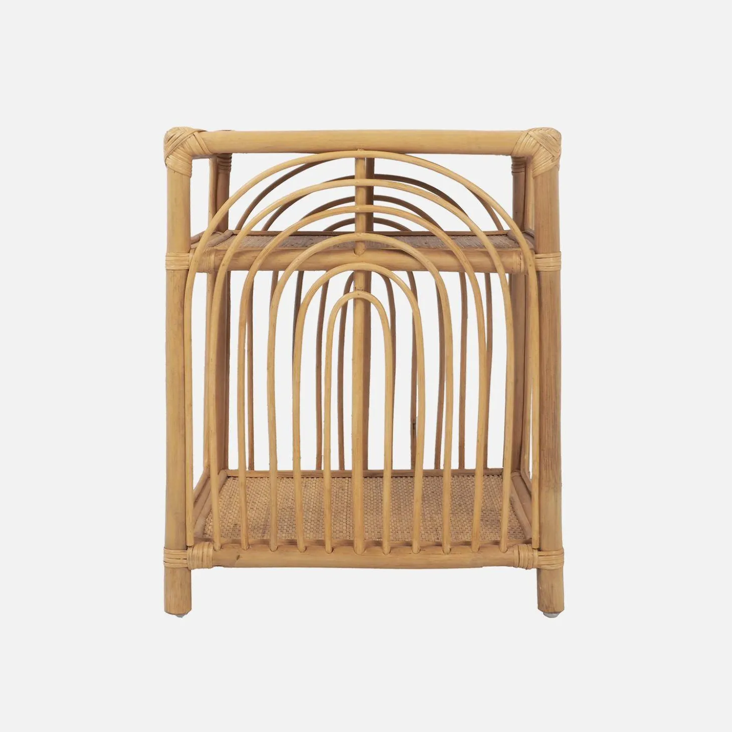 Mesa de cabeceira em vime com 1 prateleira