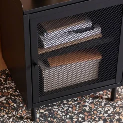 Mesa de cabeceira industrial em metal com 1 porta, set de 2