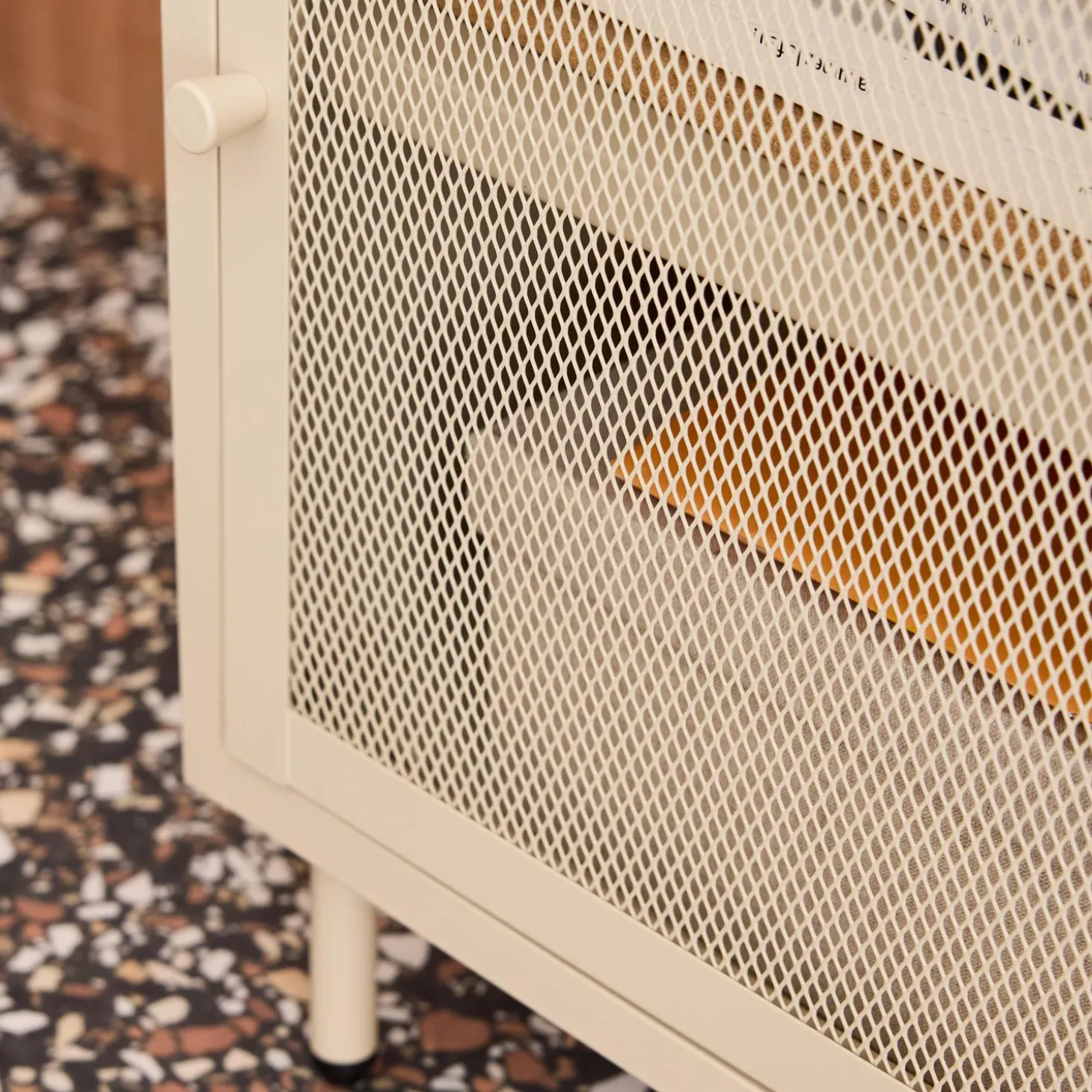 Mesa de cabeceira industrial em metal com 1 porta, set de 2