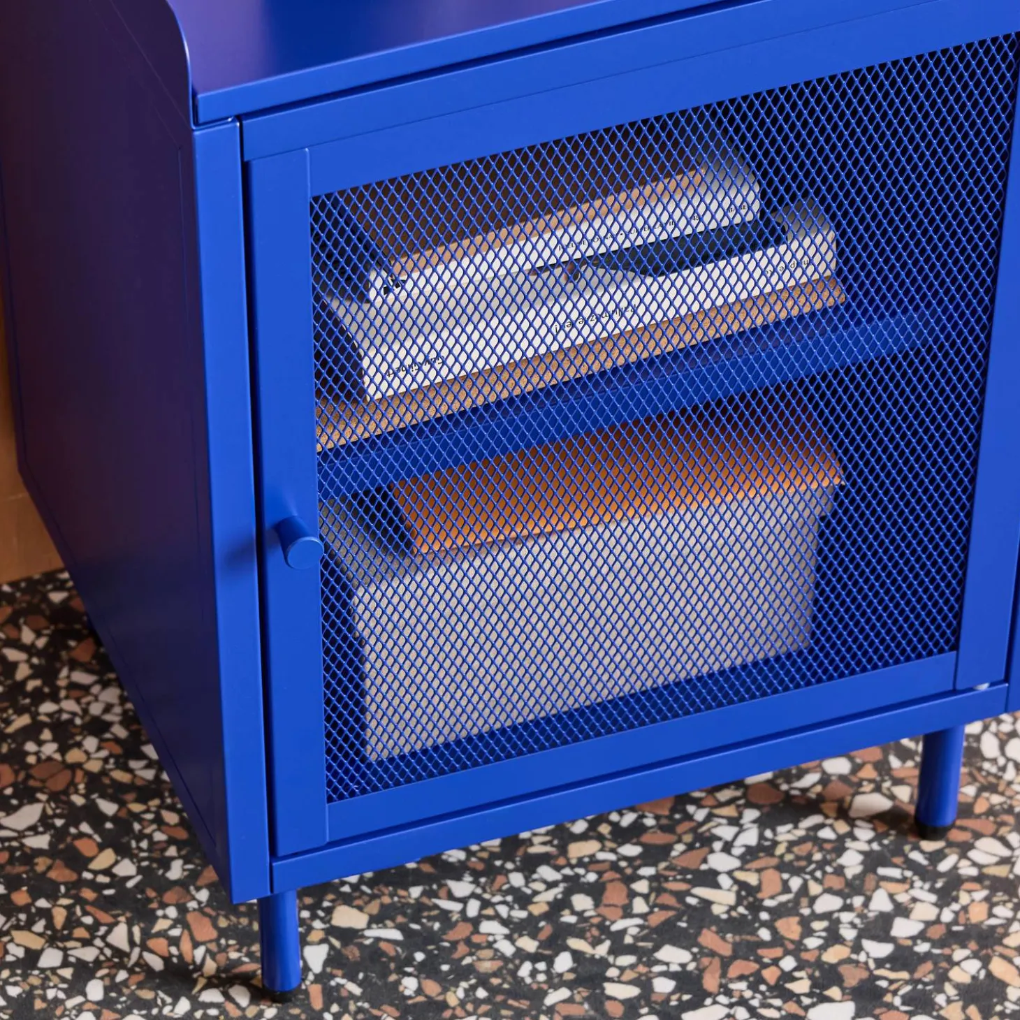 Mesa de cabeceira industrial em metal com 1 porta, set de 2