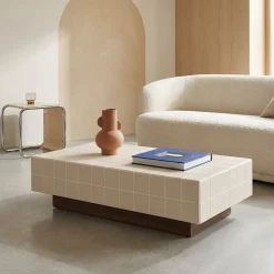 Mesa de centro com padrão de azulejos em imitação de cerâmica mate