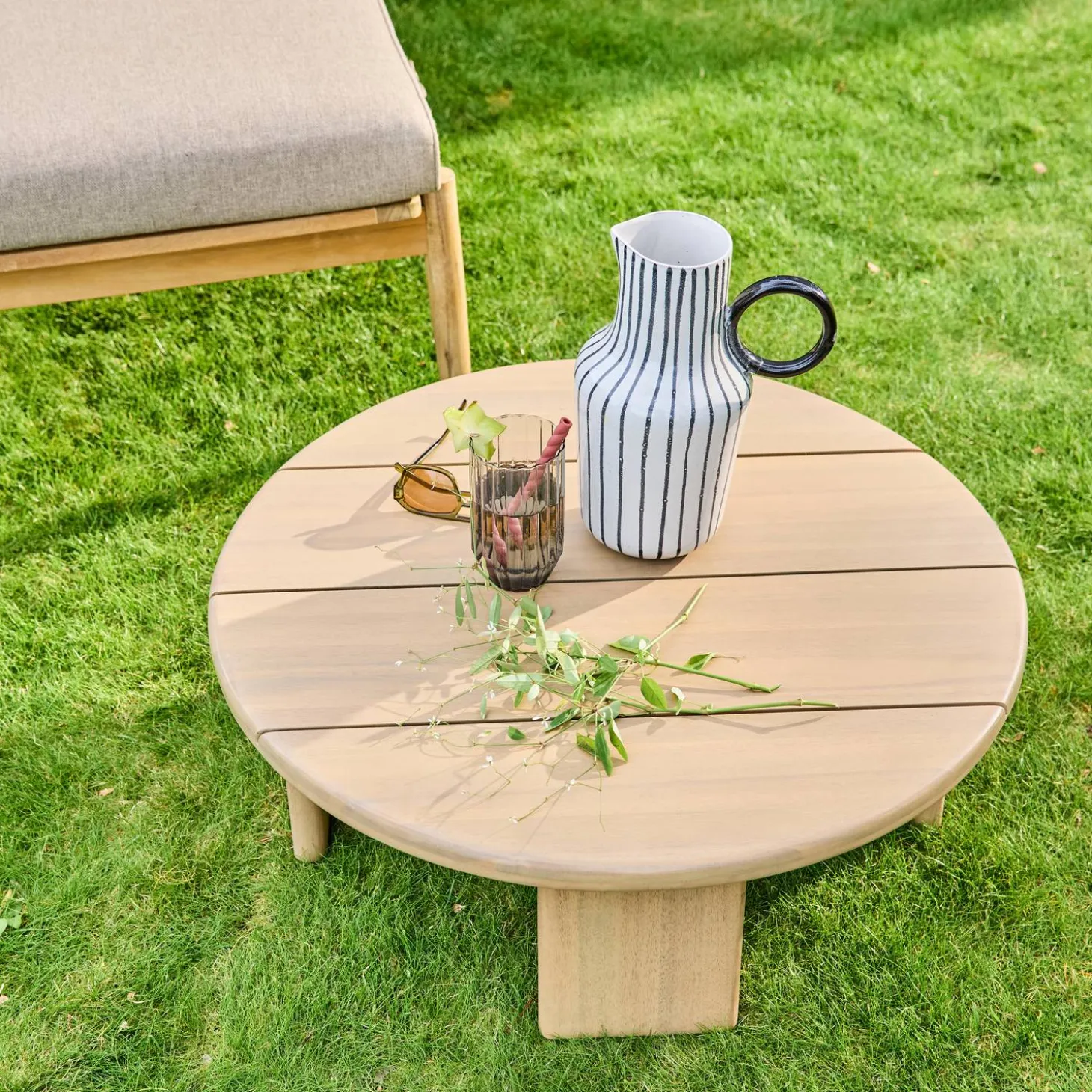 Mesa de centro de jardim em madeira de acácia, 70cm