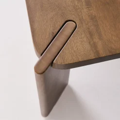 Mesa de centro exótica quadrada em madeira maciça