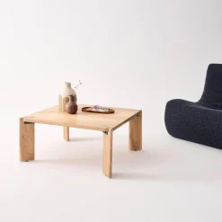 Mesa de centro exótica quadrada em madeira maciça