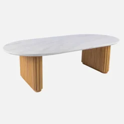 Mesa de centro oval em madeira de seringueira com acabamento em efeito pedra