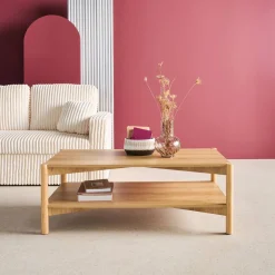 Mesa de centro retangular em decoração madeira
