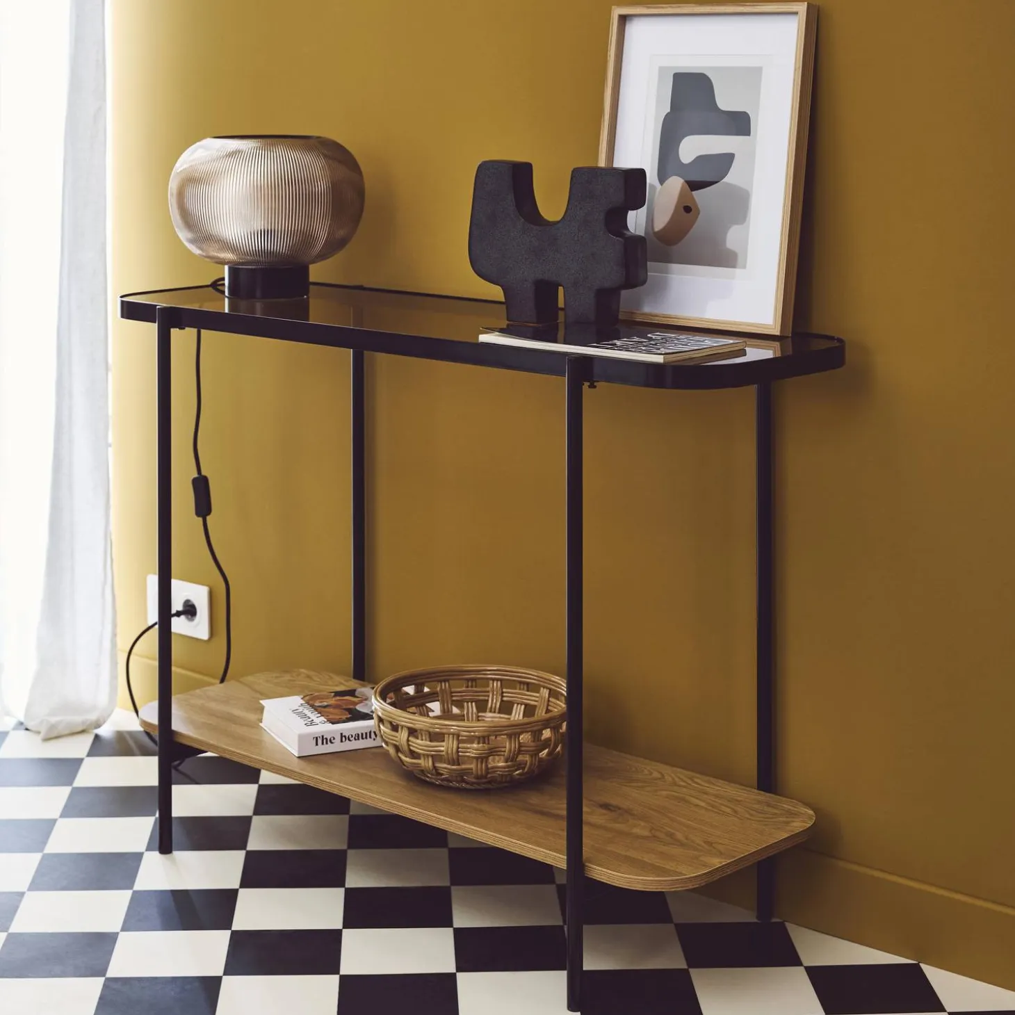 Mesa de console vintage em metal preto com tampos de vidro, 110cm