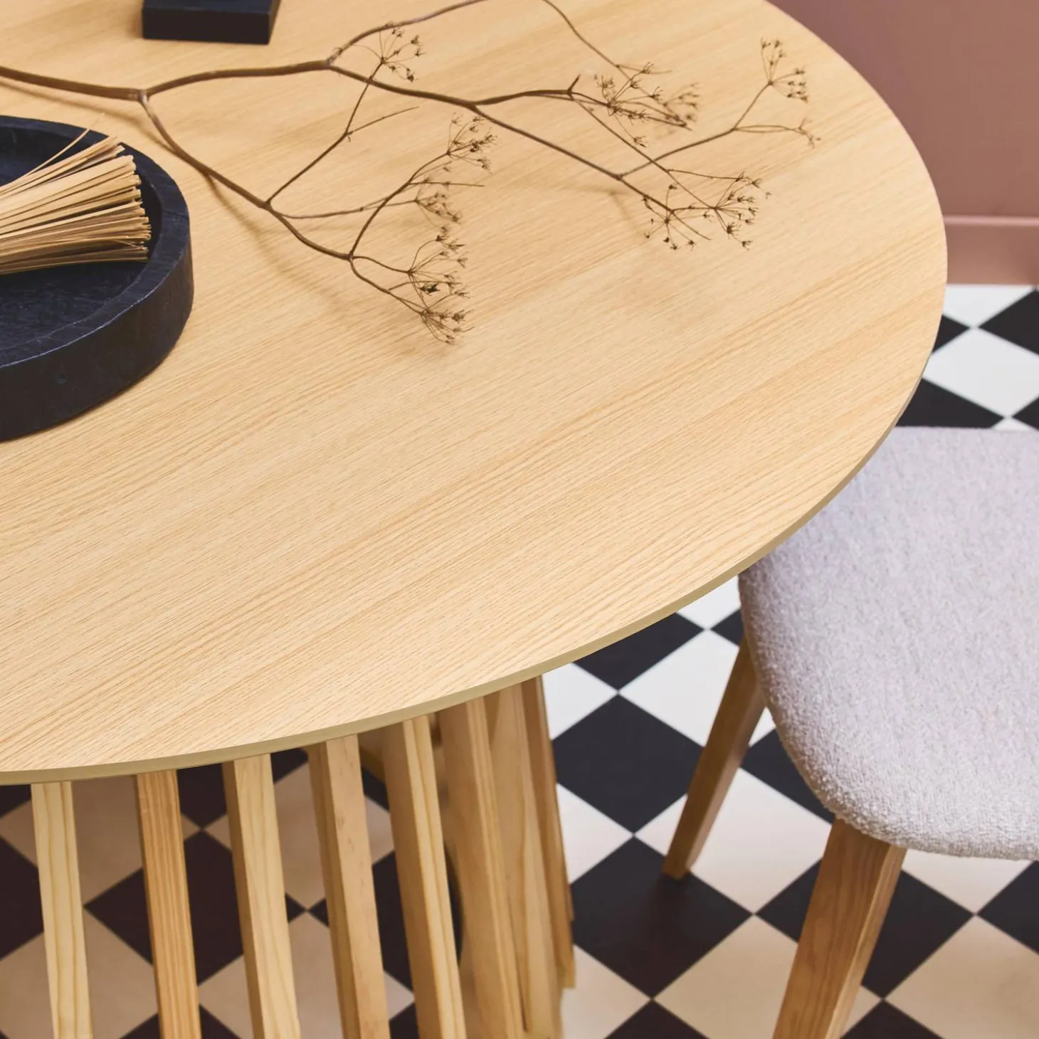 Mesa de jantar com base em madeira de abeto, 4 lugares