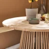 Mesa de jantar em madeira de 4 lugares