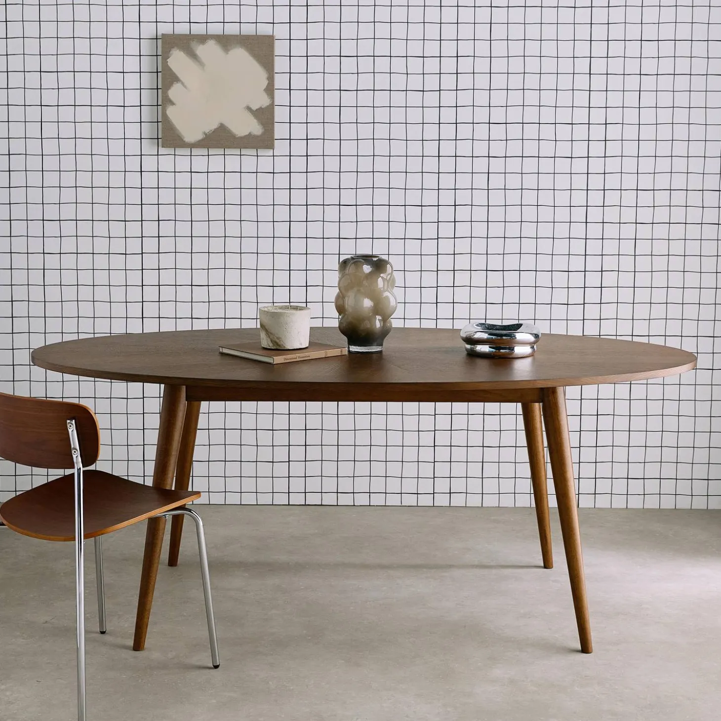 Mesa de jantar oval em madeira para 6 lugares