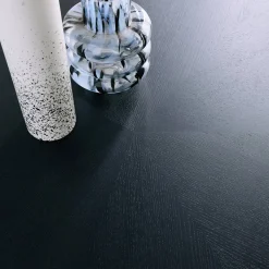 Mesa de jantar oval em madeira para 6 lugares