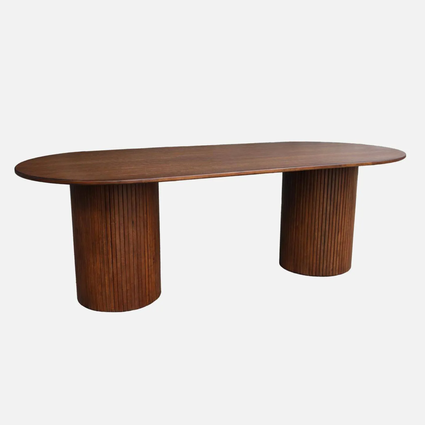 Mesa de jantar oval em madeira de seringueira para 8 lugares