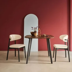 Mesa de jantar quadrada efeito madeira com pés de metal para 4 lugares