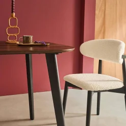 Mesa de jantar quadrada efeito madeira com pés de metal para 4 lugares