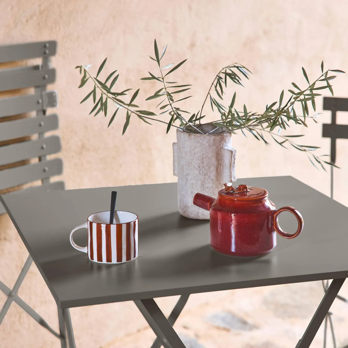 Mesa de jardim quadrada dobrável estilo bistrô, 2 lugares