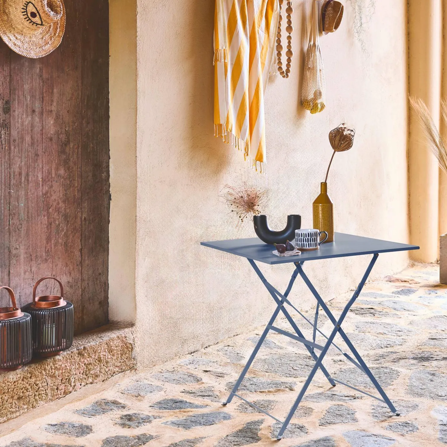 Mesa de jardim quadrada dobrável estilo bistrô, 2 lugares