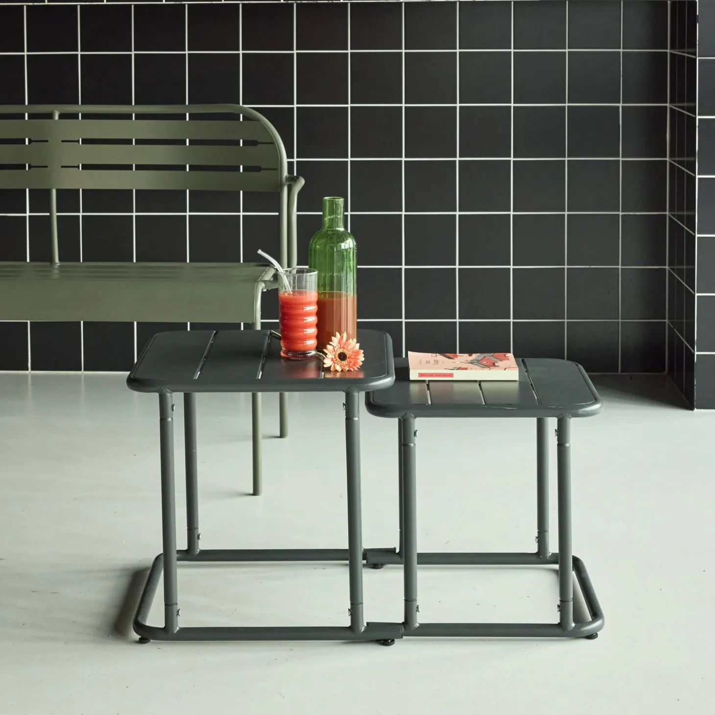 Mesa de ninho bistrô quadrada para exterior em aço, 45cm
