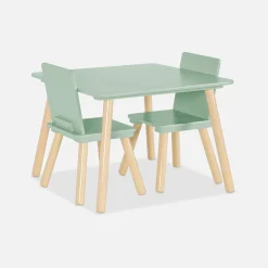 Mesa infantil quadrada em madeira de pinho com 2 cadeiras