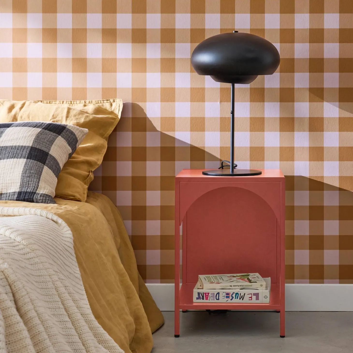 Mesinha de cabeceira industrial