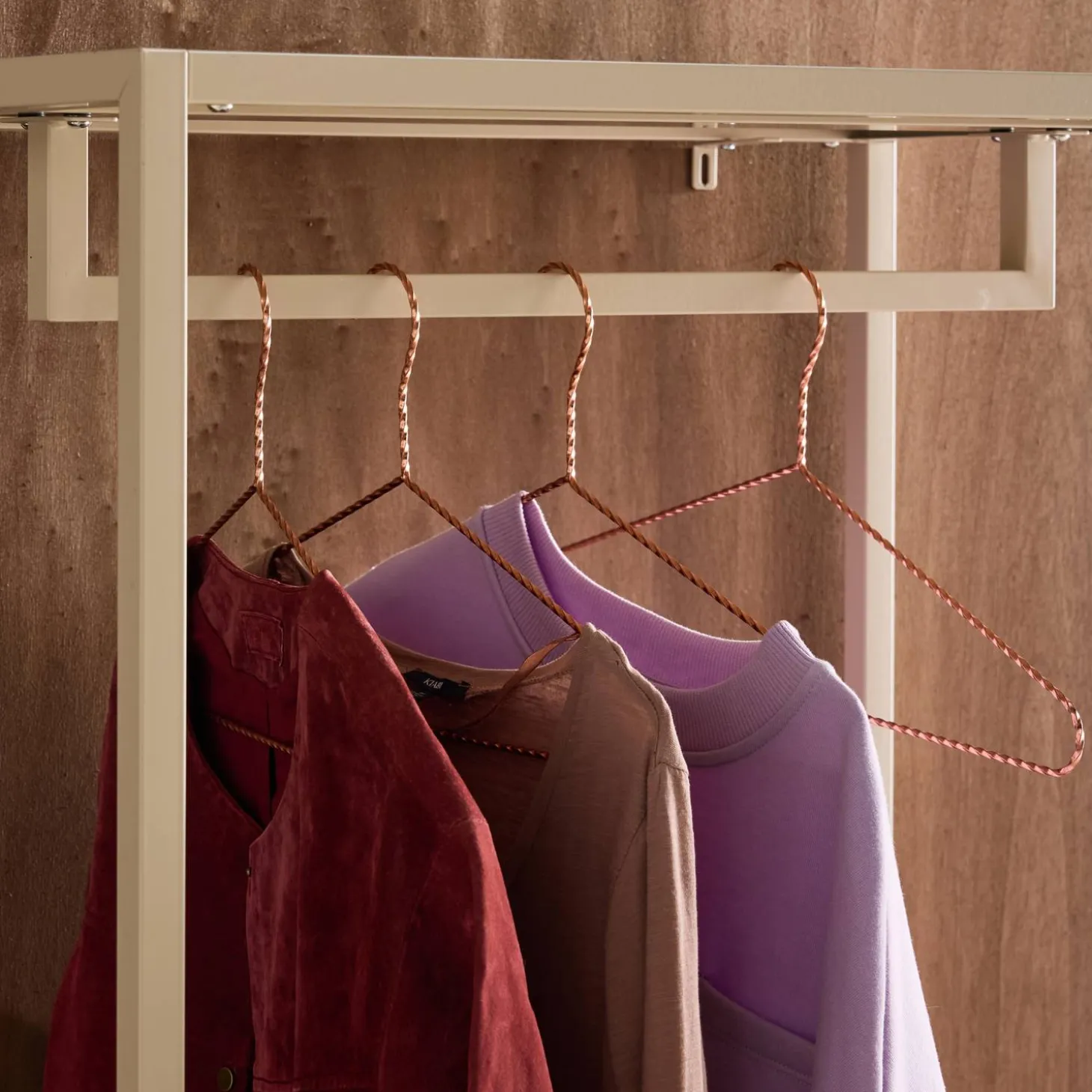 Móvel de entrada, cabideiro de metal com guarda-roupa e 2 gavetas