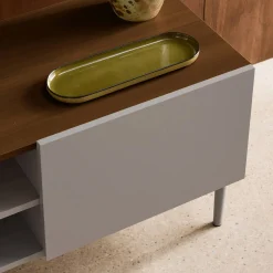 Móvel de TV em metal e decoração em madeira com 2 portas, 140cm