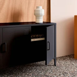 Móvel de TV industrial de metal com 3 portas, 120cm