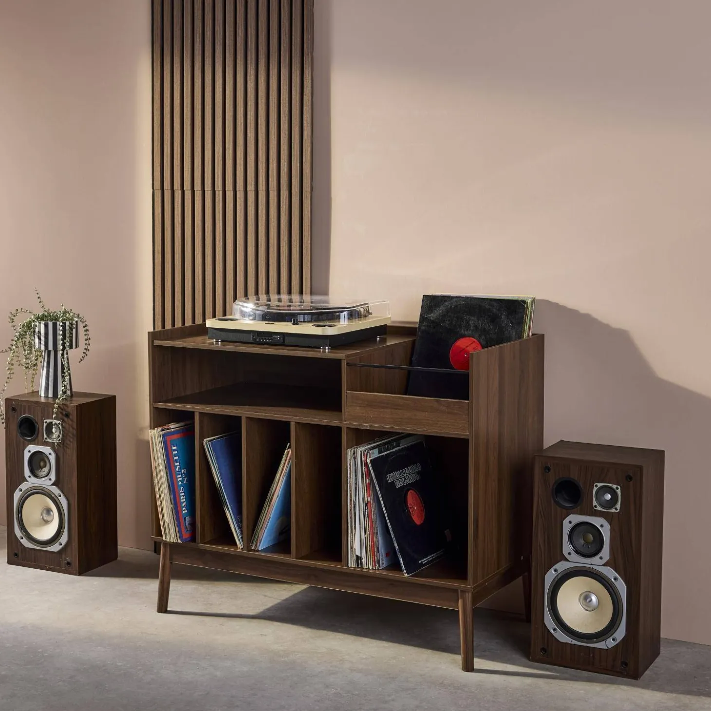 Móvel para vinil vintage com efeito madeira e divisórias