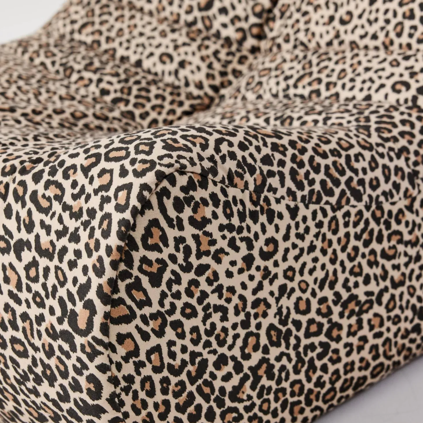 Poltrona de tecido leopardo, 1 lugar
