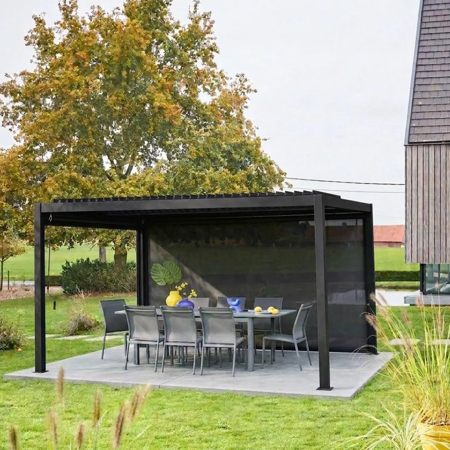 Pérgola bioclimática em alumínio e aço 3x4m + estore 4m