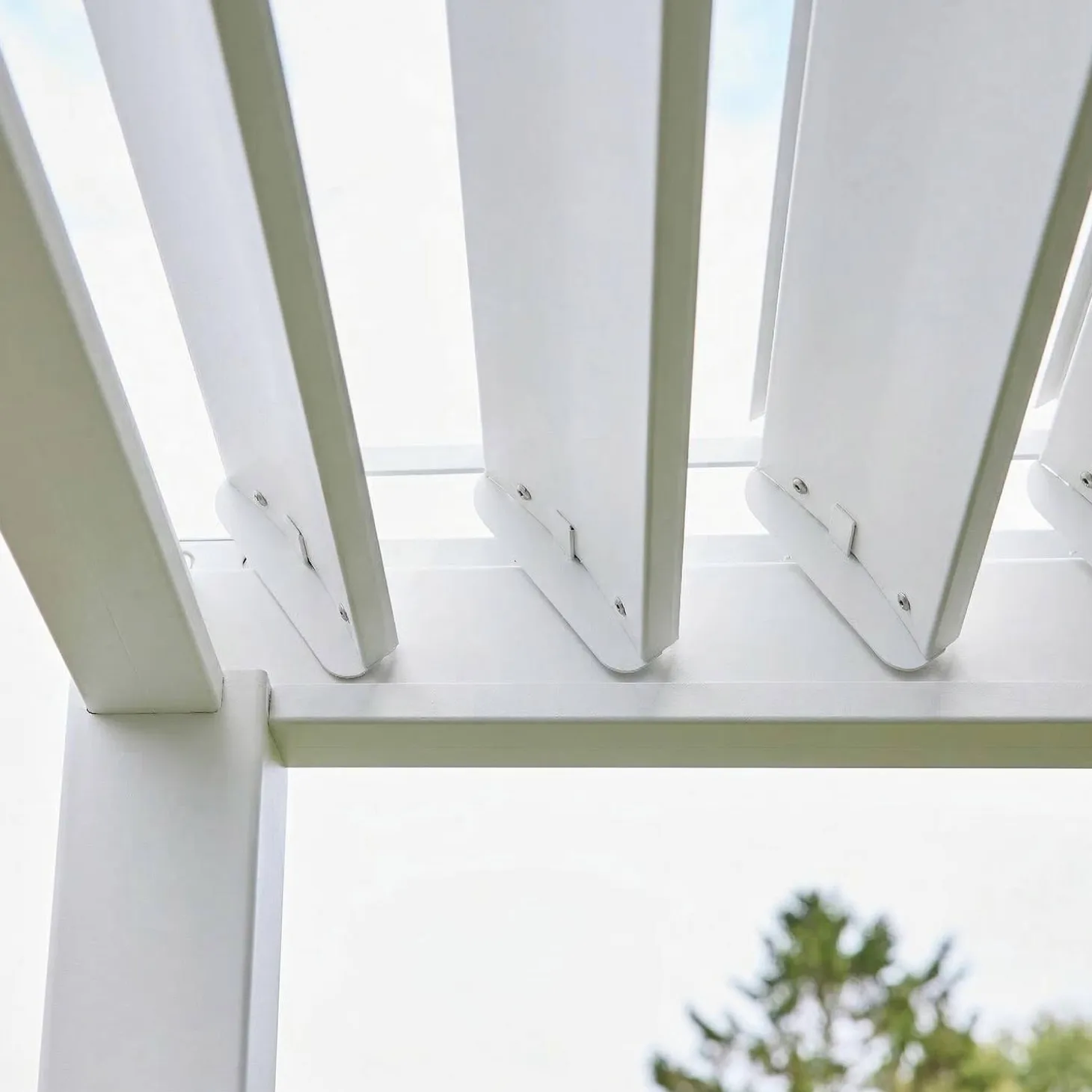 Pérgola bioclimática em alumínio 3x4m + 3 persianas de 100cm