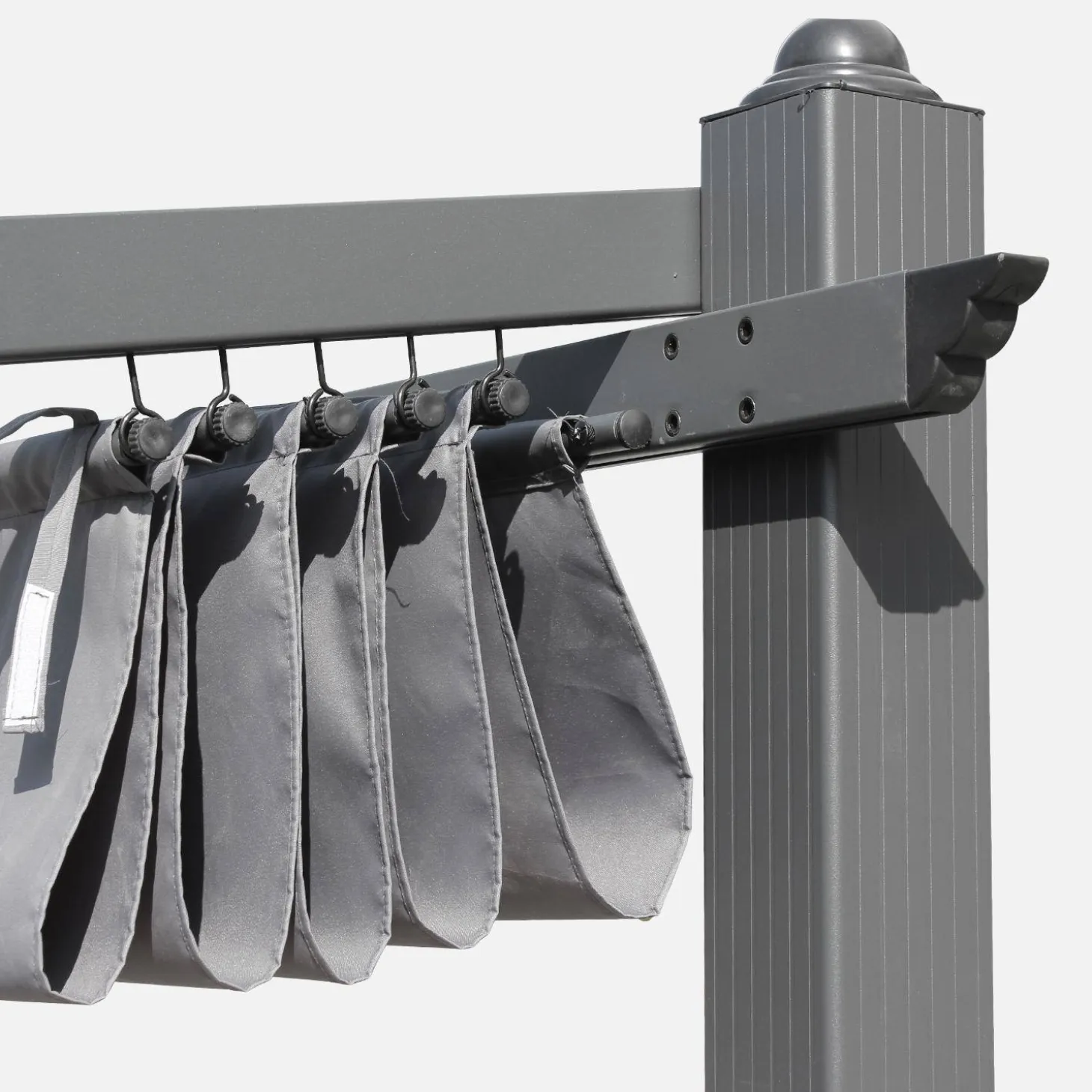 Pérgola em alumínio 3x4m com cobertura deslizante