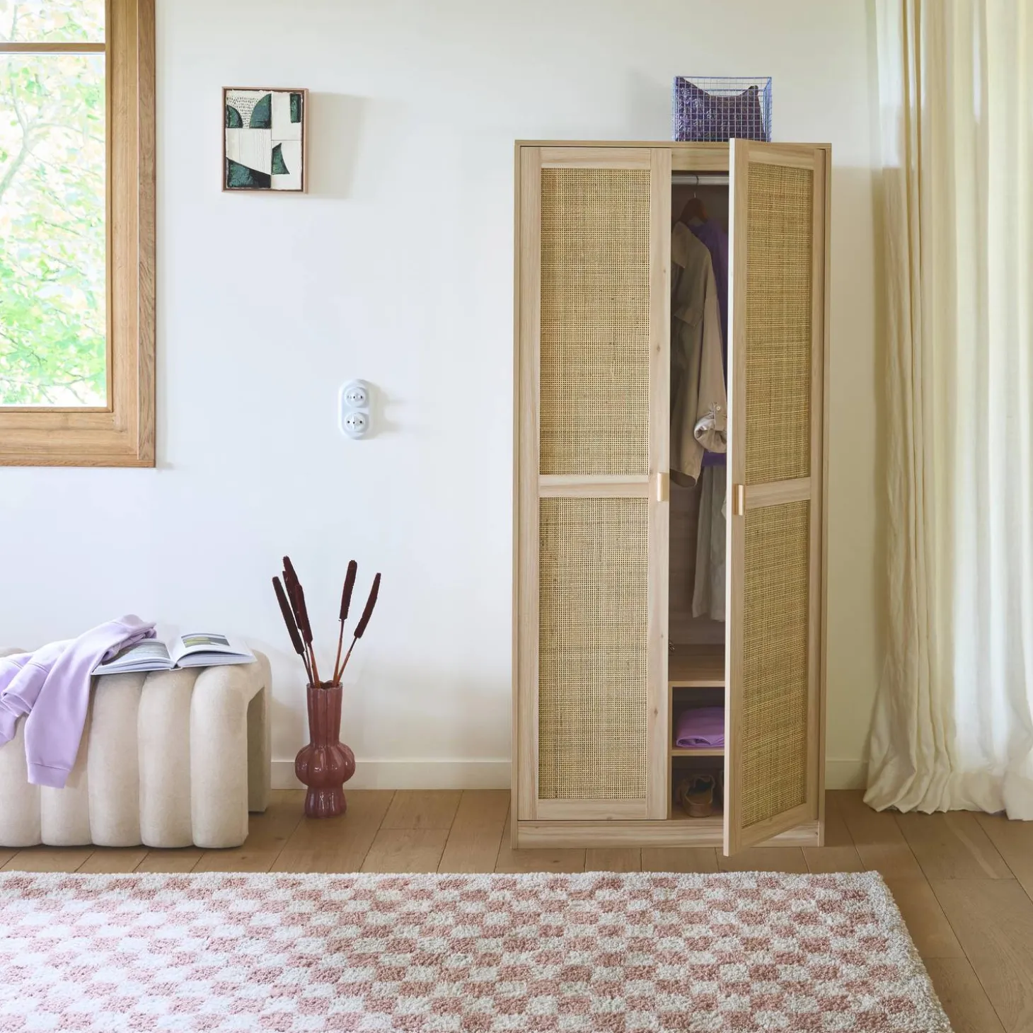 Roupeiro em madeira e cana com 2 portas