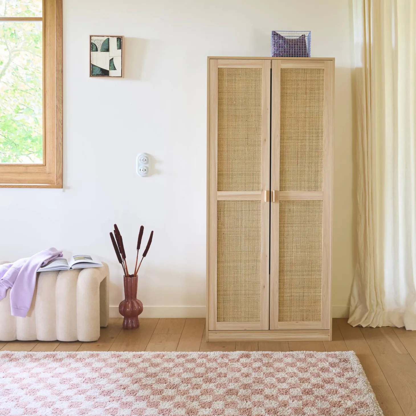 Roupeiro em madeira e cana com 2 portas