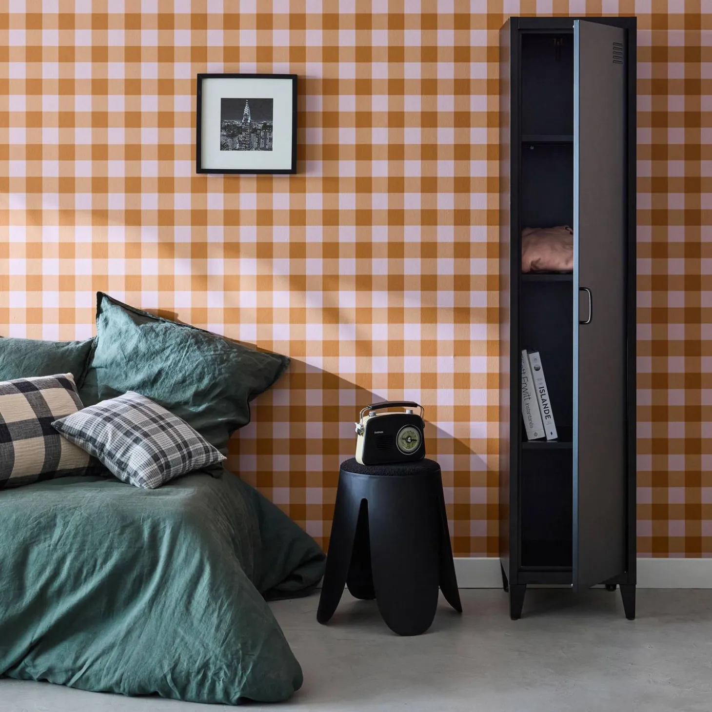 Roupeiro industrial em metal com 4 espaços de armazenamento