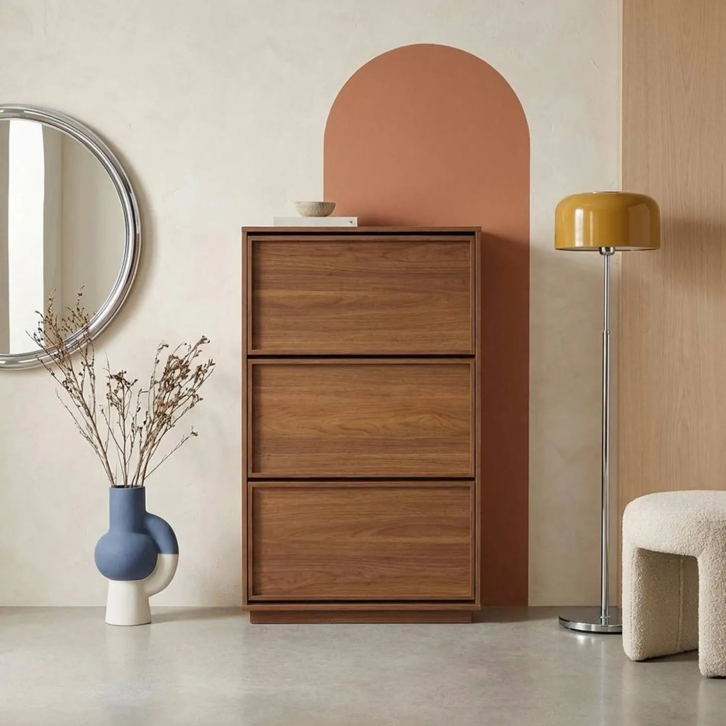 Sapateira decorativa em madeira com 3 portas basculantes