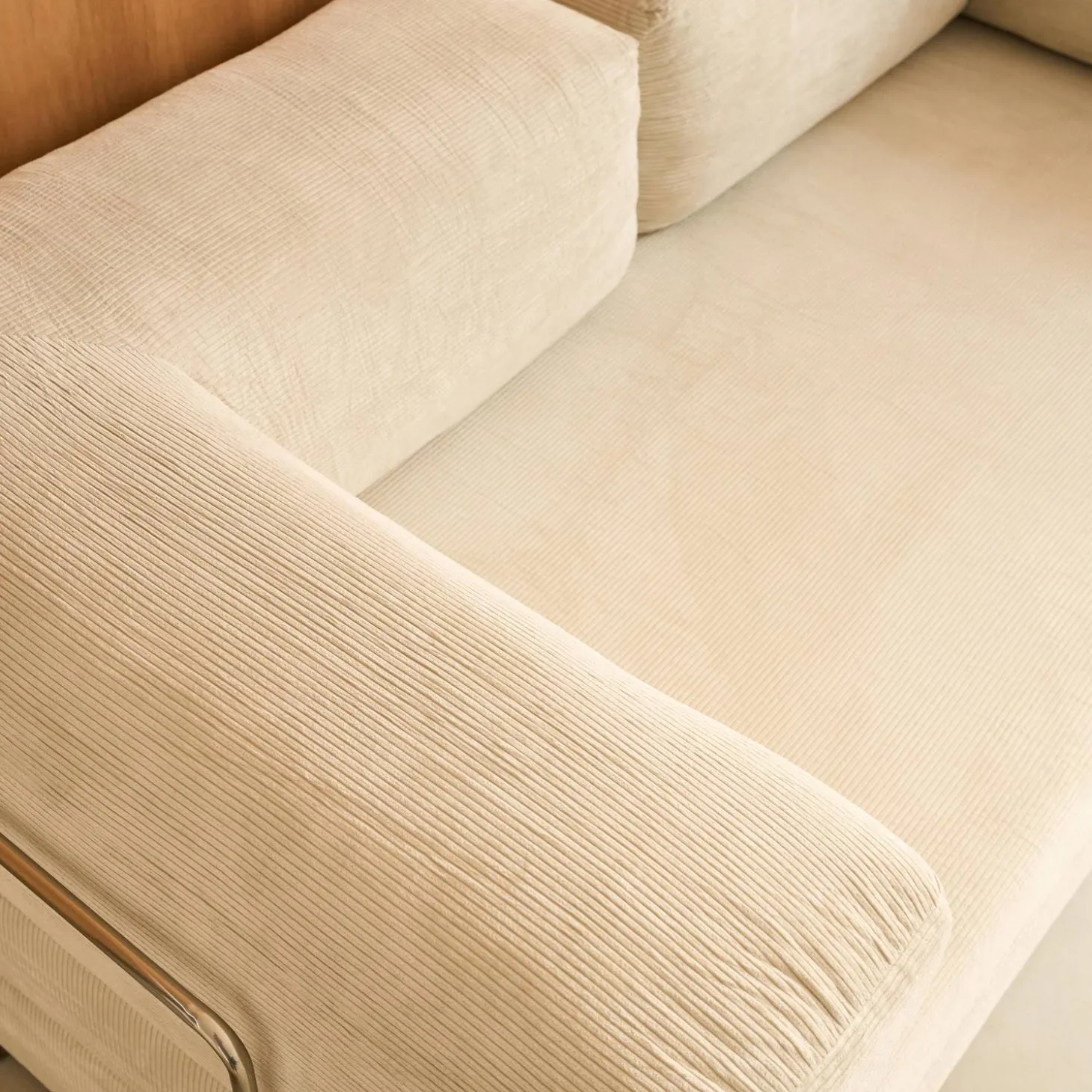 Sofá-cama conversível em veludo canelado com estrutura cromada, 3 lugares