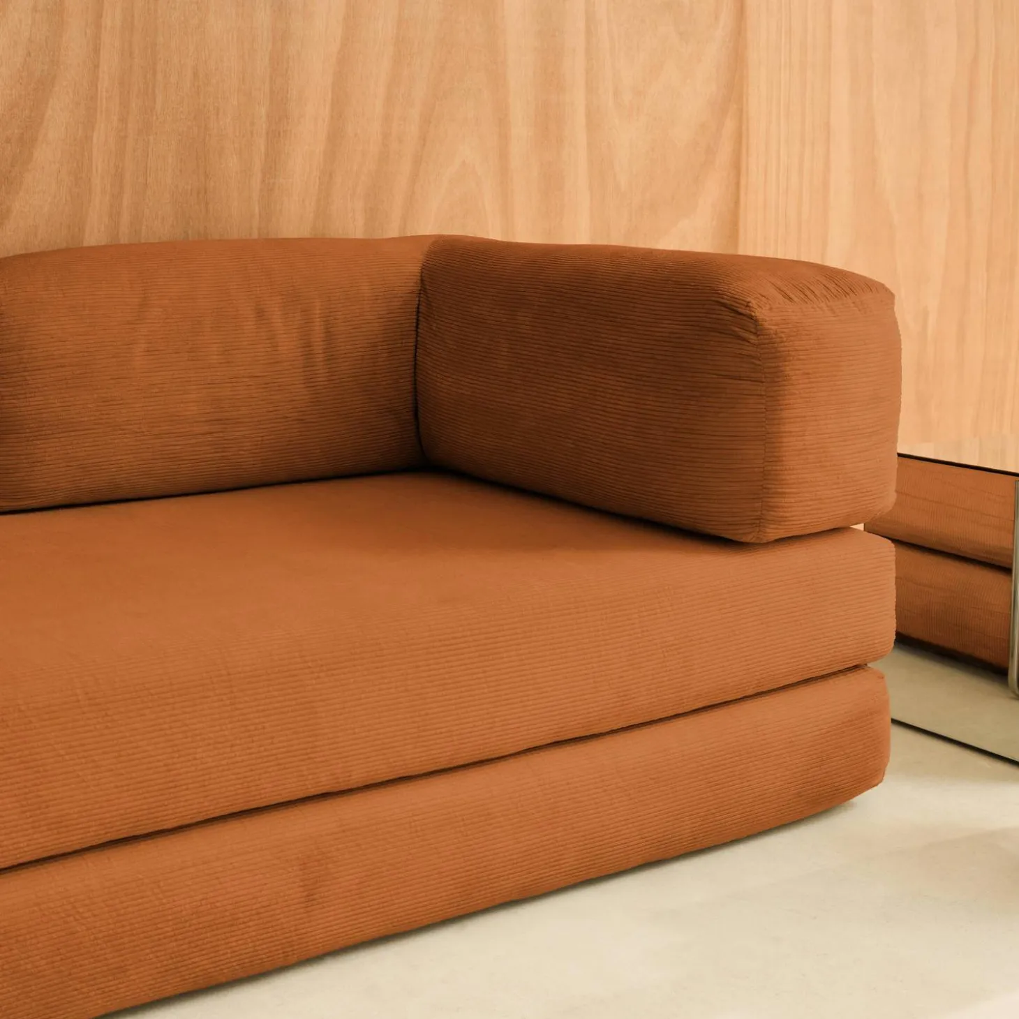 Sofá-cama conversível em veludo canelado com estrutura cromada, 3 lugares
